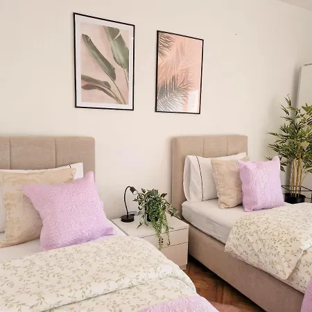 Luminous Apartman